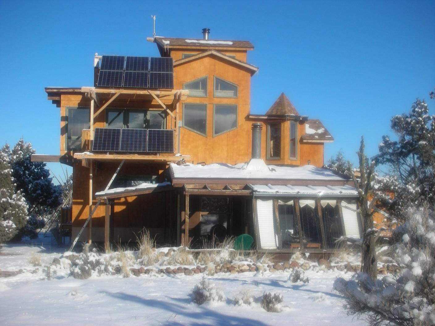 Off-Grid Solar Power Systems & Kits